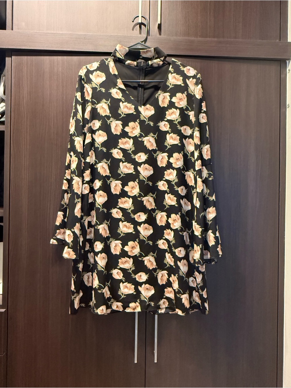 Black Floral V-Neck Shift Dress